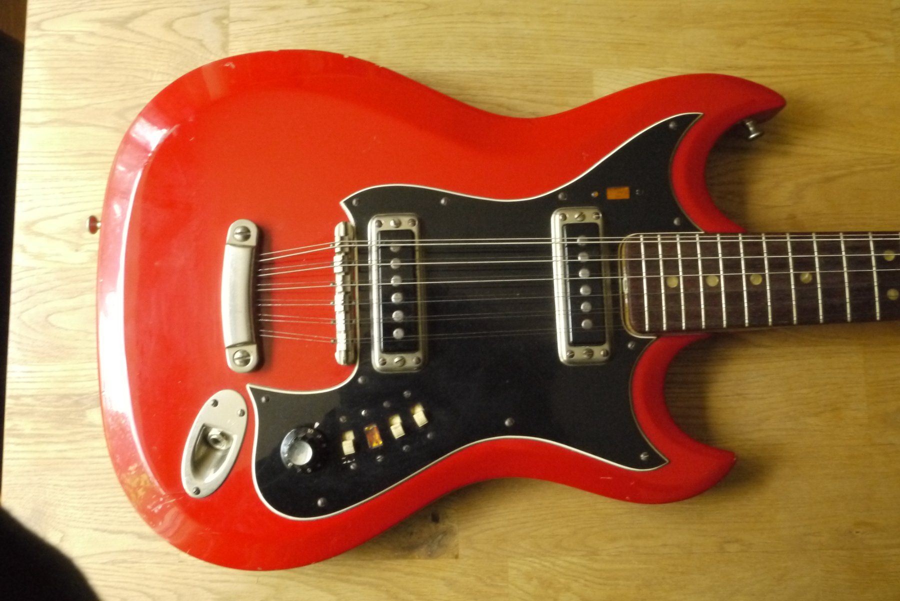 Hagström Strumenti musicali: 1967 Hagström 12 – Usato da Basel venduto da sim_k9l9