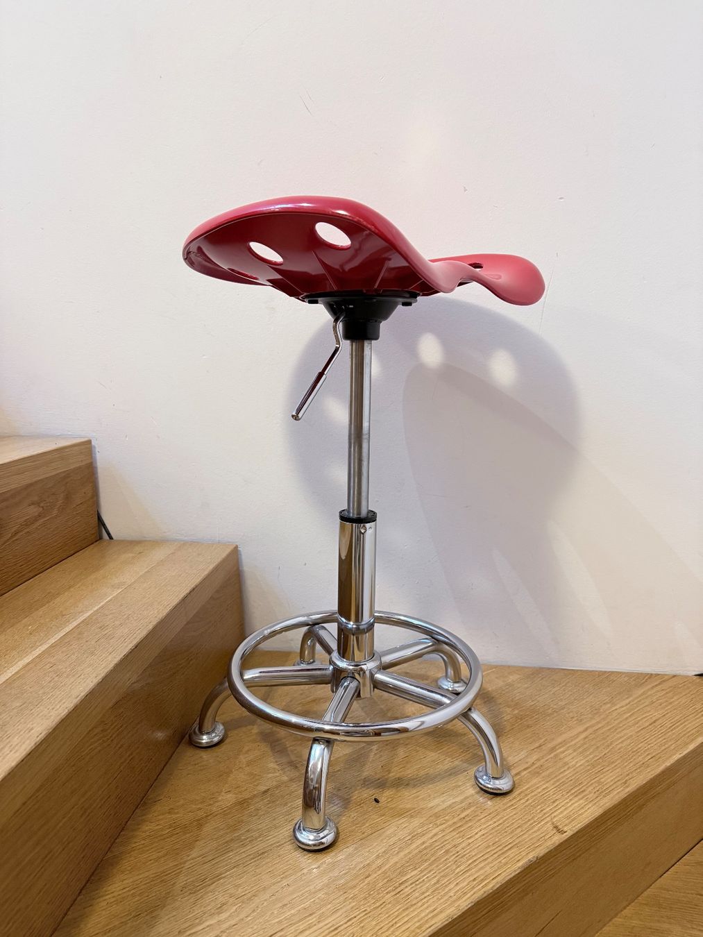 Sgabelli: Roter Hocker im Traktor Design - höhenverstellbar – Usato da Baden venduto da JellyMonster 2