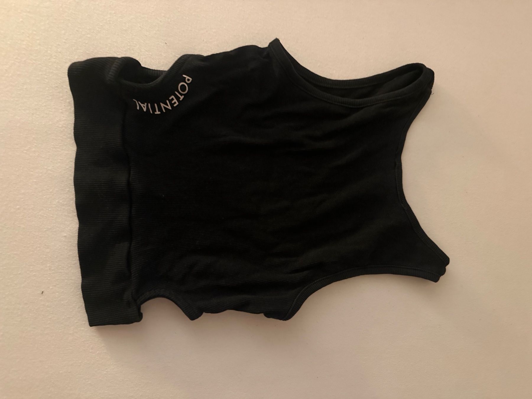 Tops: Schwarzes Top – D'occasion à Laupen BE par Alina_aaee 1