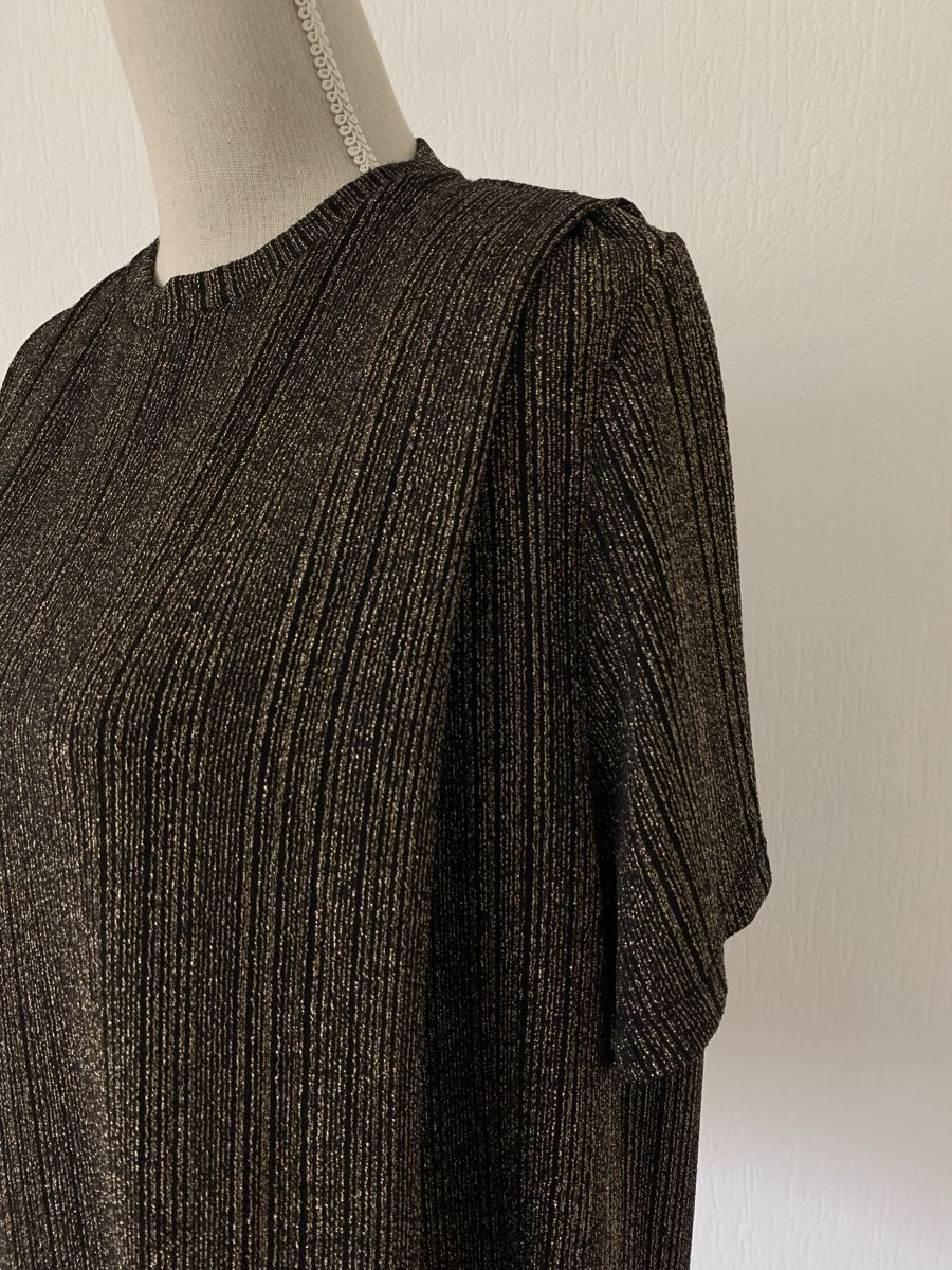 Mango Top: Pull neuf noir et doré taille S – Nuovo e nell'imballaggio originale da Gland venduto da TallyEva 2