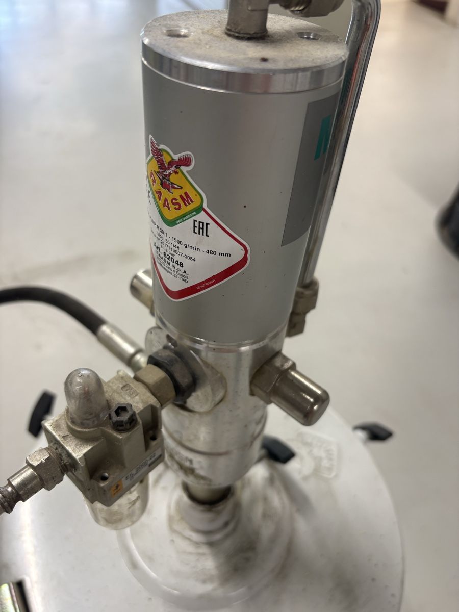 Tous les outils: Fettgerät pneumatisch Motorex – D'occasion à Hölstein par Moserei14 2