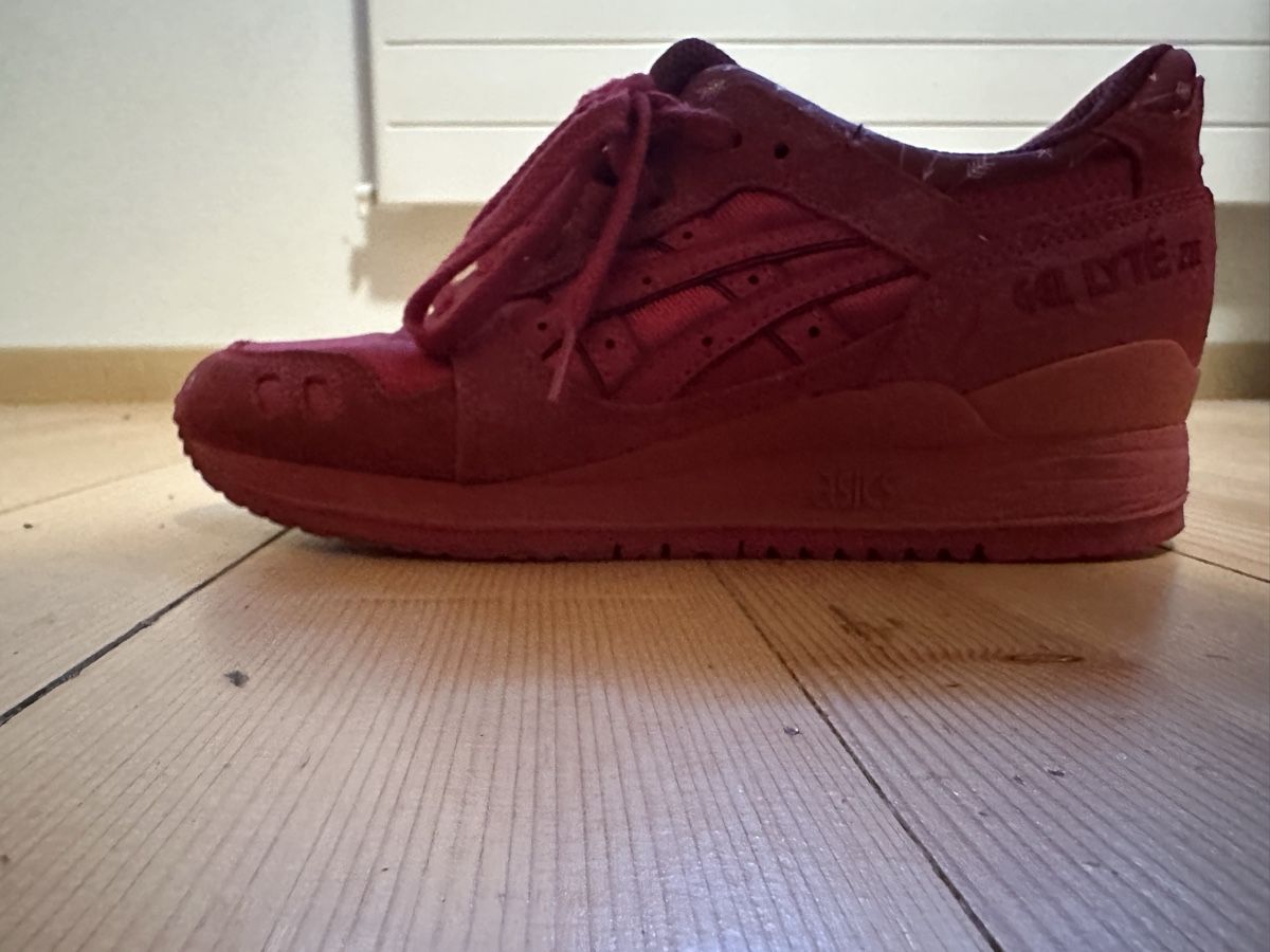 Asics Scarpe da donna: Asics Gel Lyte III Valentines Edition, Red, Gr. 38 – Usato da Engwang venduto da ang_qww8 2