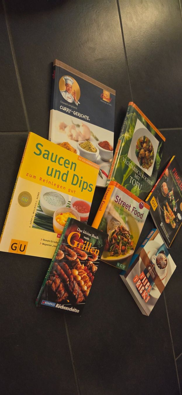 Libri: Buch:  7 Kochbücher – Usato da Bremgarten b. Bern venduto da Marge7979