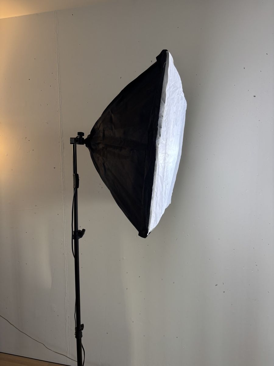 Lampade: Softbox mit Lampe und Tripod Stativ – Usato da Regensdorf venduto da expendable800 1