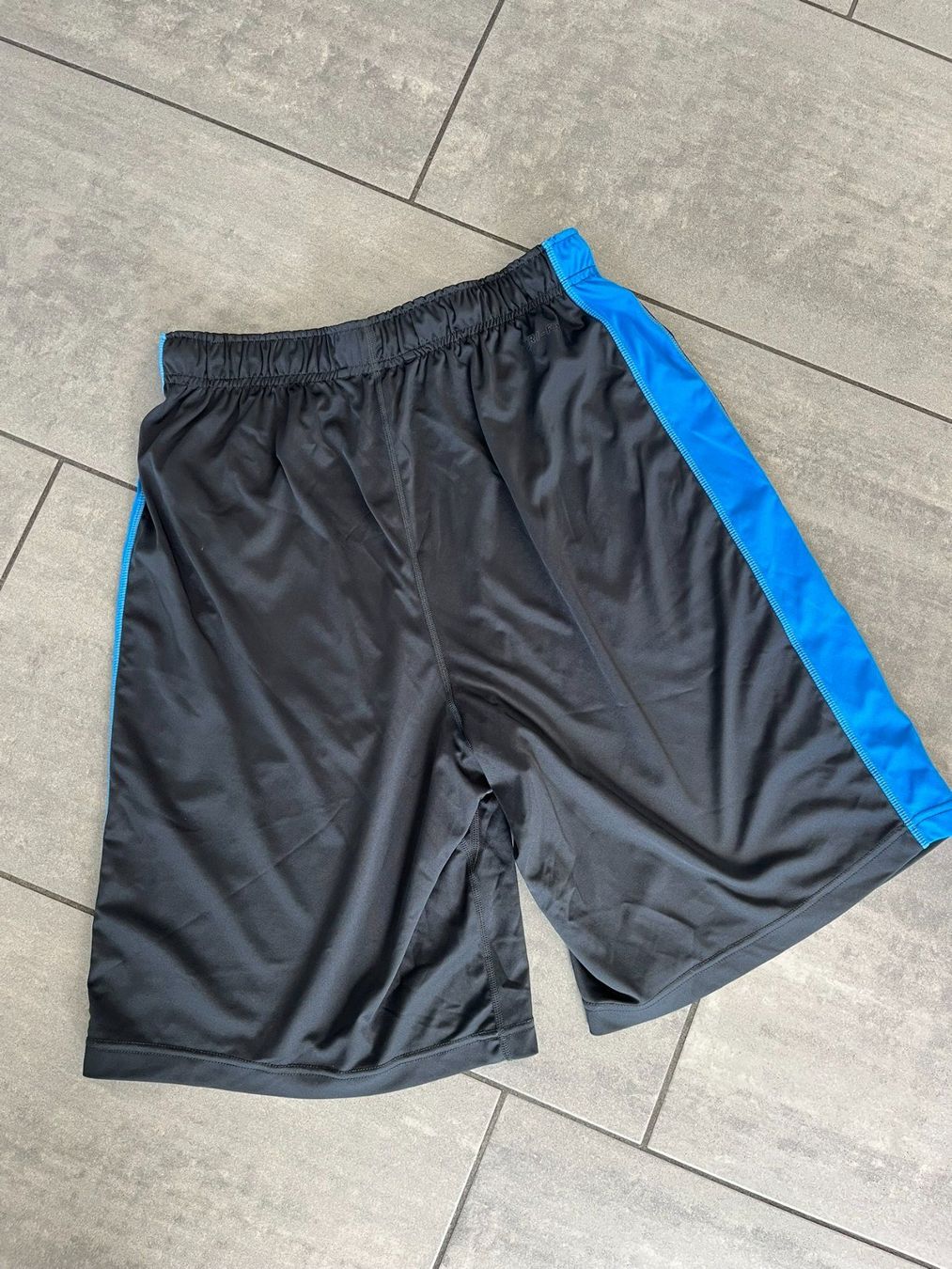 Pantaloni: NIKE Sport Shorts – Usato da Otelfingen venduto da Denis_ZH 1