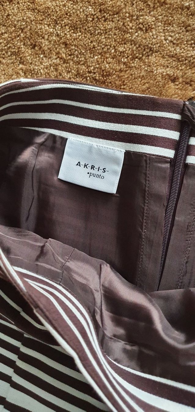Akris Gonne: Akris Punto Jupe Rock – Usato da Riedikon venduto da Winter21. 2