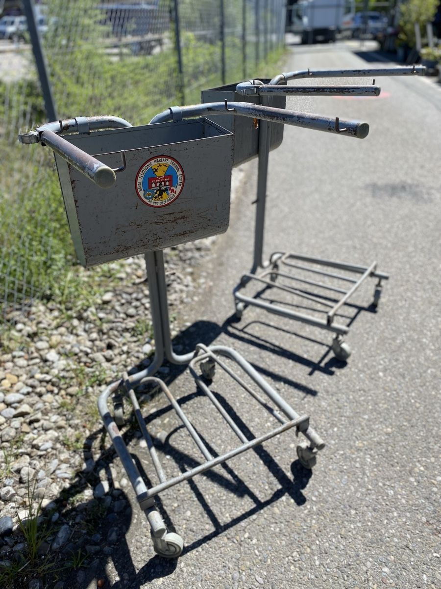 Swissair Altro in Aeronautica: Alte Trolleys Swissair – Usato da Glattbrugg venduto da Pischte.Brockenhaus