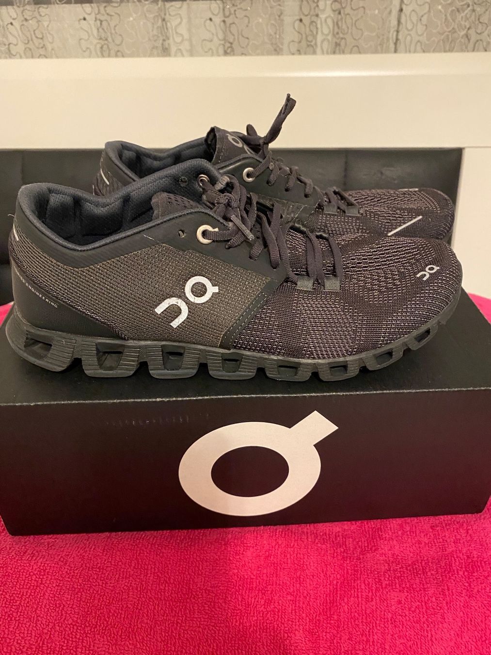 On Scarpe da donna: On schuhe gr.38.5 – Usato da Pfungen venduto da Sheki56 1