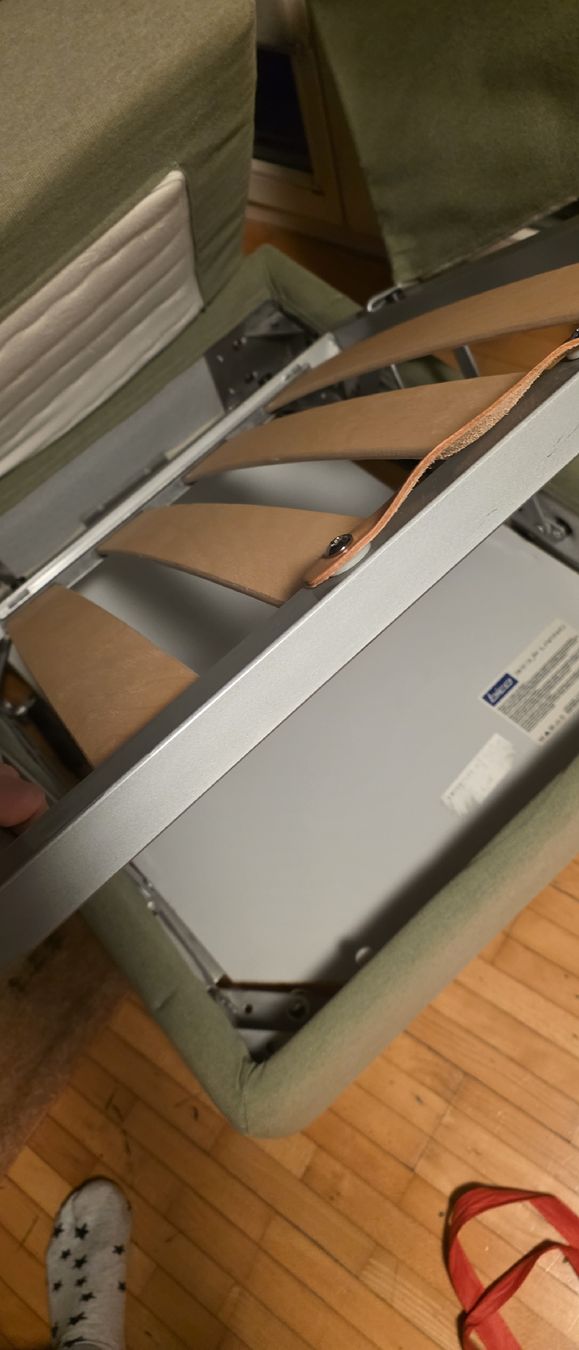 Swiss Plus Divani: Hocker Bico Swissplus – Usato da Riedikon venduto da Winter21. 4