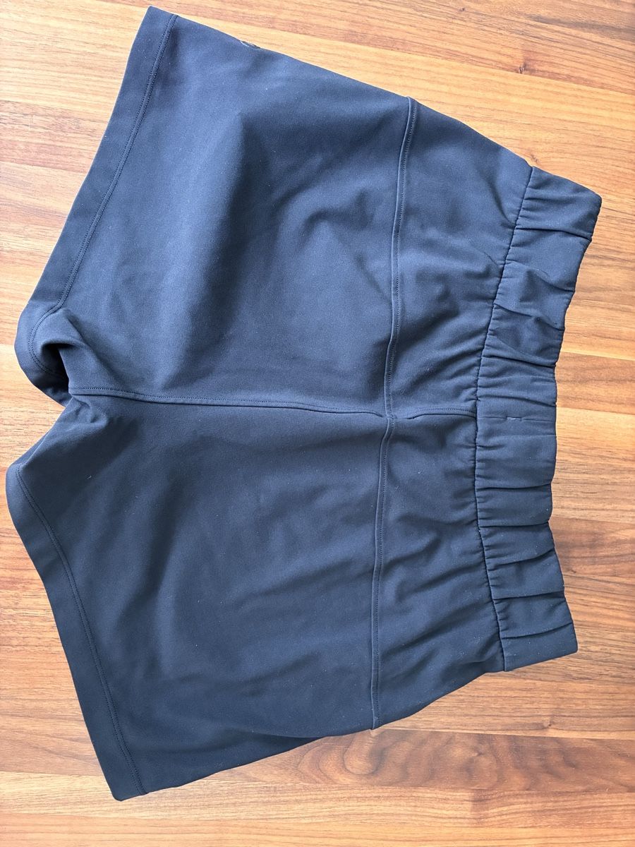 Lululemon Hosen: Lululemon casual shorts – Gebraucht aus Rothenburg von lau_hh8t 1
