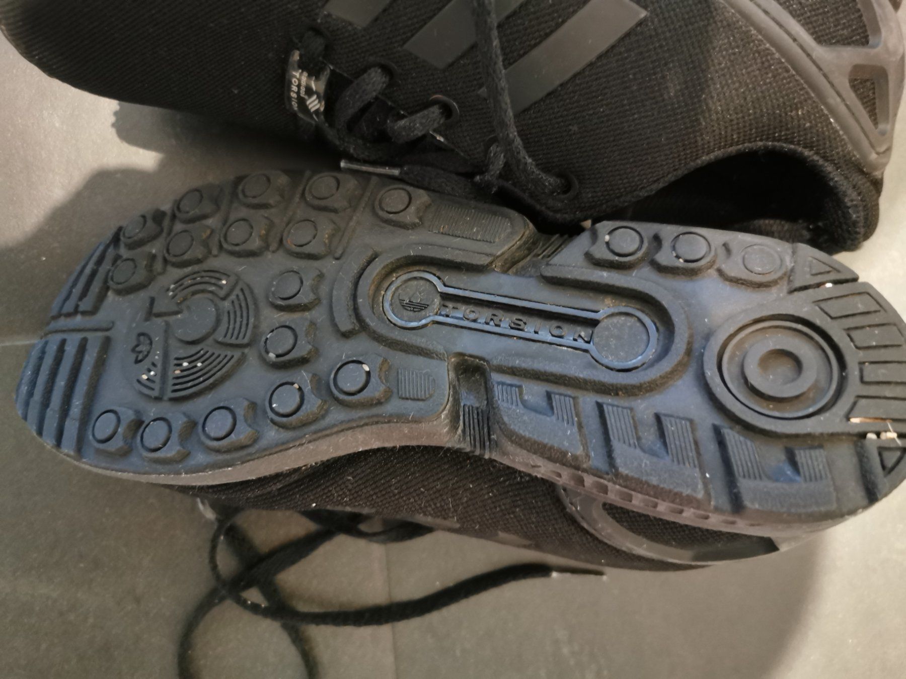Adidas Scarpe per ragazzi: 2 Paar Adidas Torsion Gr. 38. – Usato da Sursee venduto da Ventiduese 3