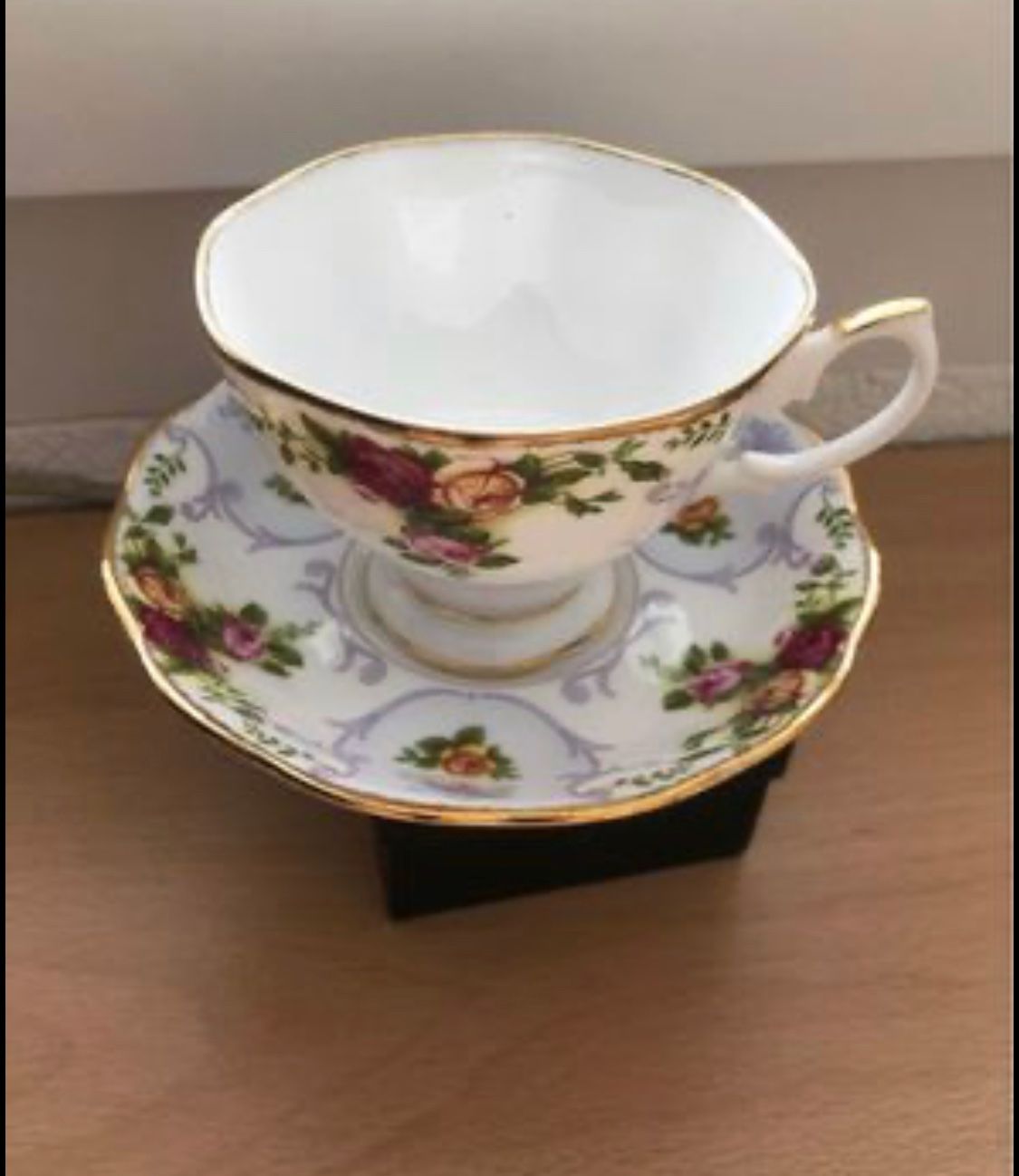 Royal Albert Tassen: Royal Albert Tasse mit Unterteller – Gebraucht aus Oberglatt ZH von ssch81