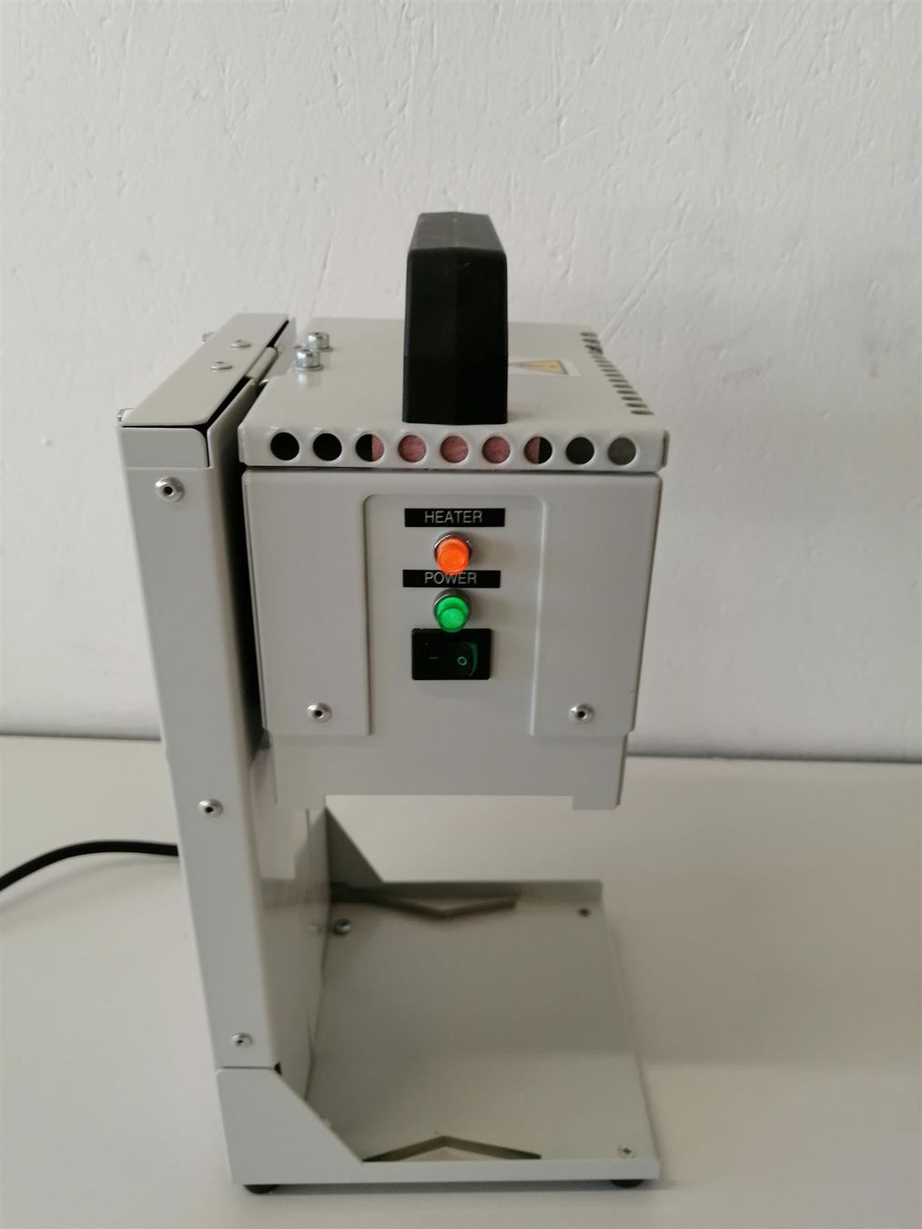 Accessori da laboratorio: Eppendorf Heat Sealer – Usato da Niederdorf venduto da LeptonAG_Labor 1