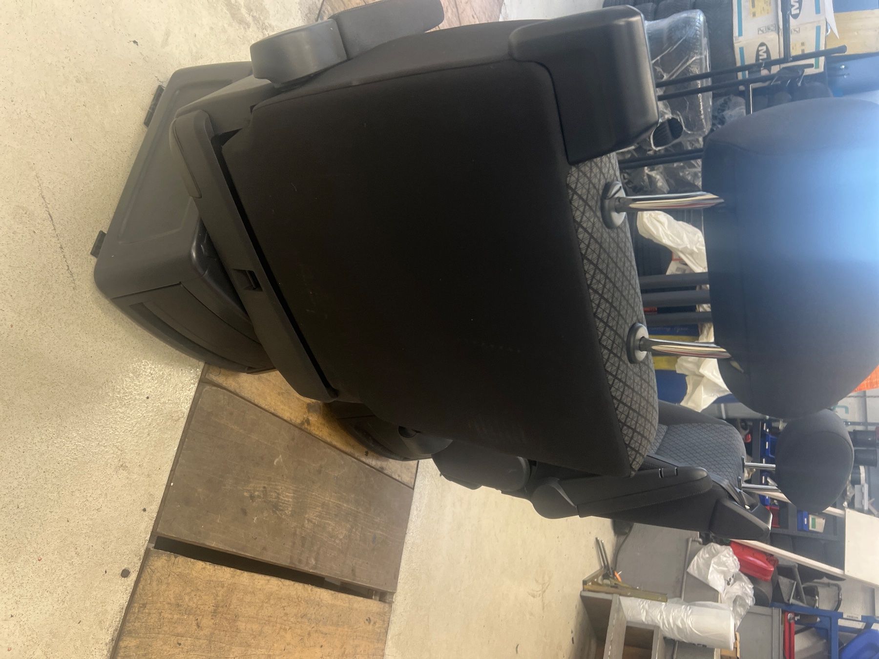 VW Altri accessori per camping: VW Drehsitze T5/T6/T6.1 – Usato da Zollikofen venduto da Mufu2 5