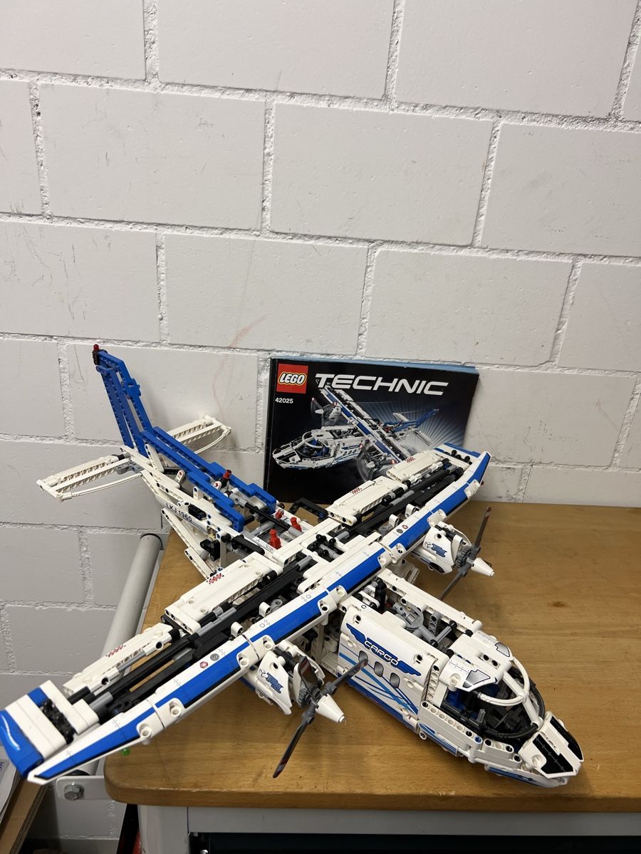 Lego Kit di costruzioni: LEGO Technic 42025 Frachtflugzeug  – Usato da Holziken venduto da 181281 5