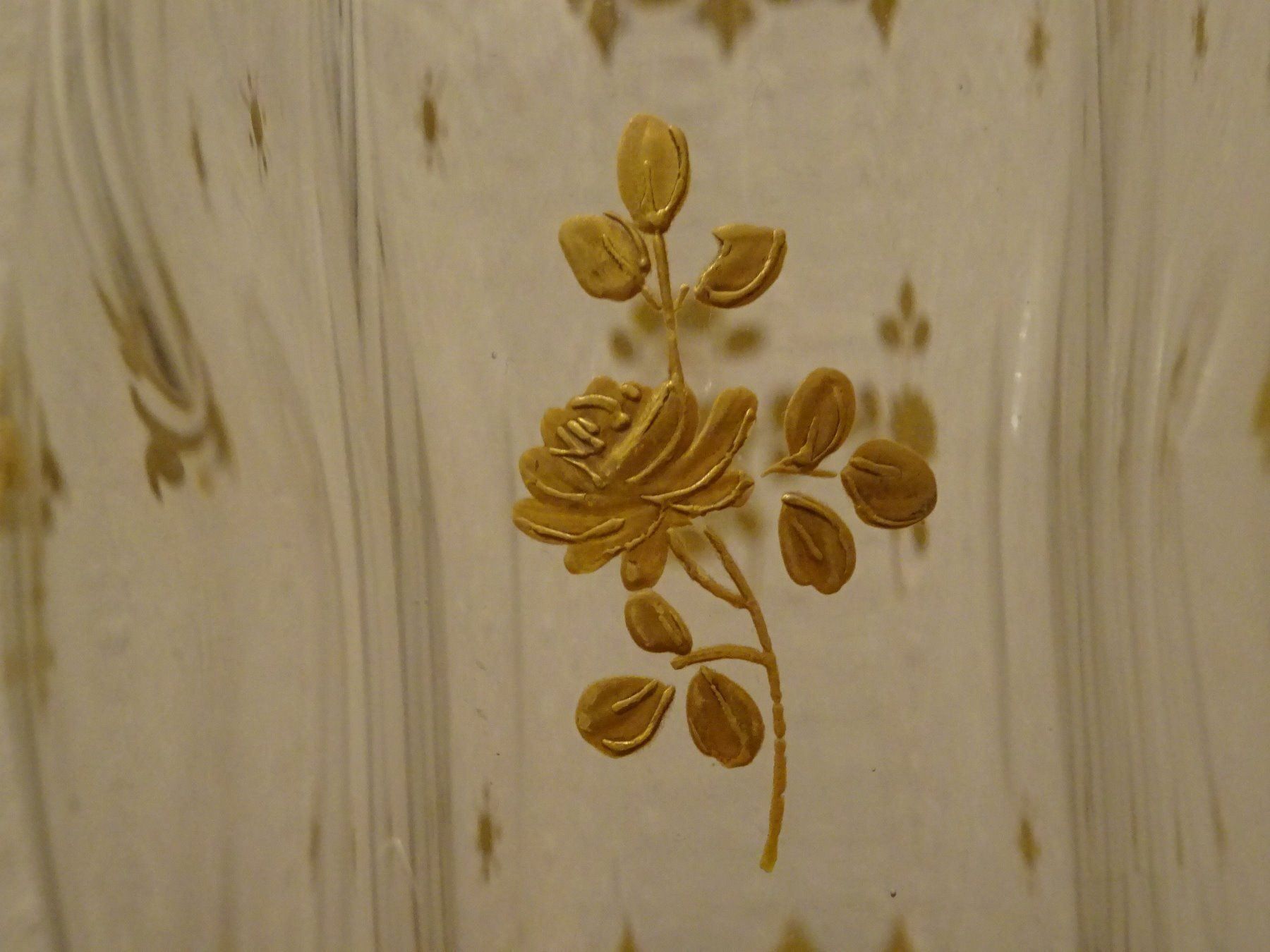 Vasen & Gefässe: Vase mit Golddekor / Lilienwappen – Gebraucht aus Esslingen von eintagammeer 5