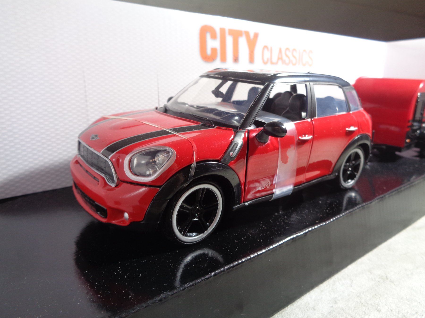 Cooper Modellini d'auto: Motor Max 1:24 Mini Cooper S et remorque – Nuovo e nell'imballaggio originale da Reconvilier venduto da rallycar 5