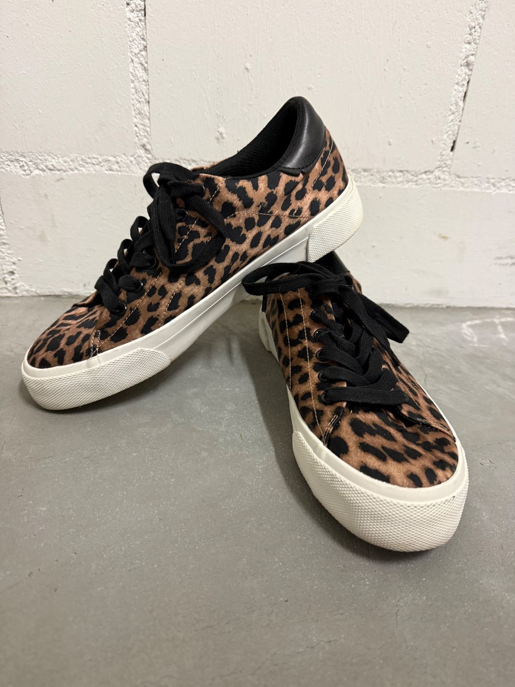 Damenschuhe: Leopardenmuster Sneakers, Grösse 39 – Neu (gemäss Beschreibung) aus Zumikon von ABrus01 1