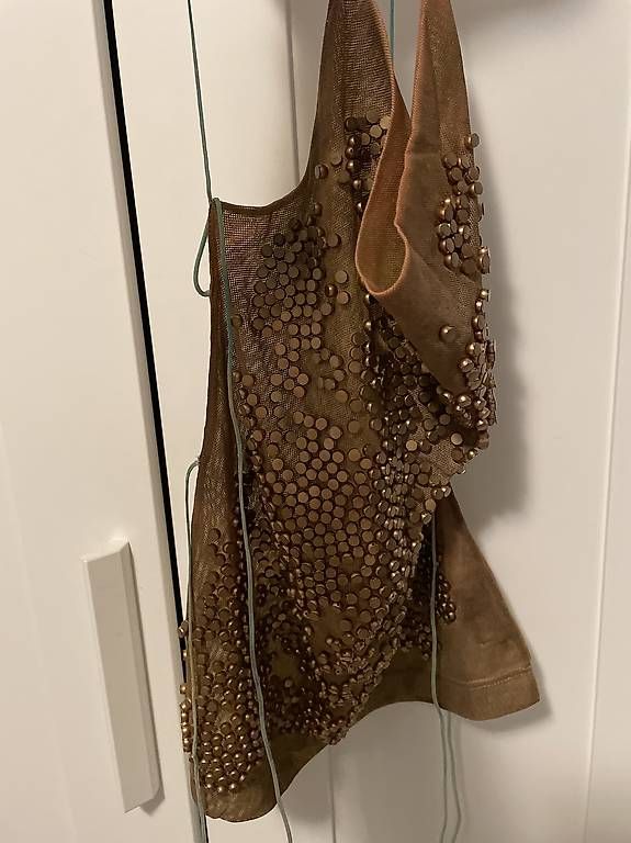 Top: Top en tulle clouté  – Usato da corbeyrier venduto da Brocante72 1