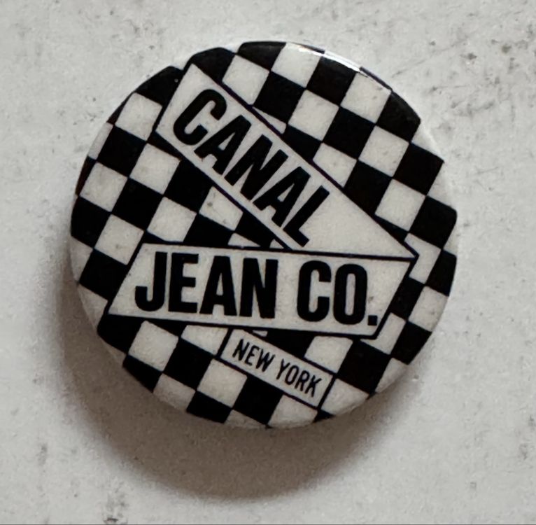Pin's Canal+ Bleu Clair - Logo Télévision, émission - Rare, Laiton