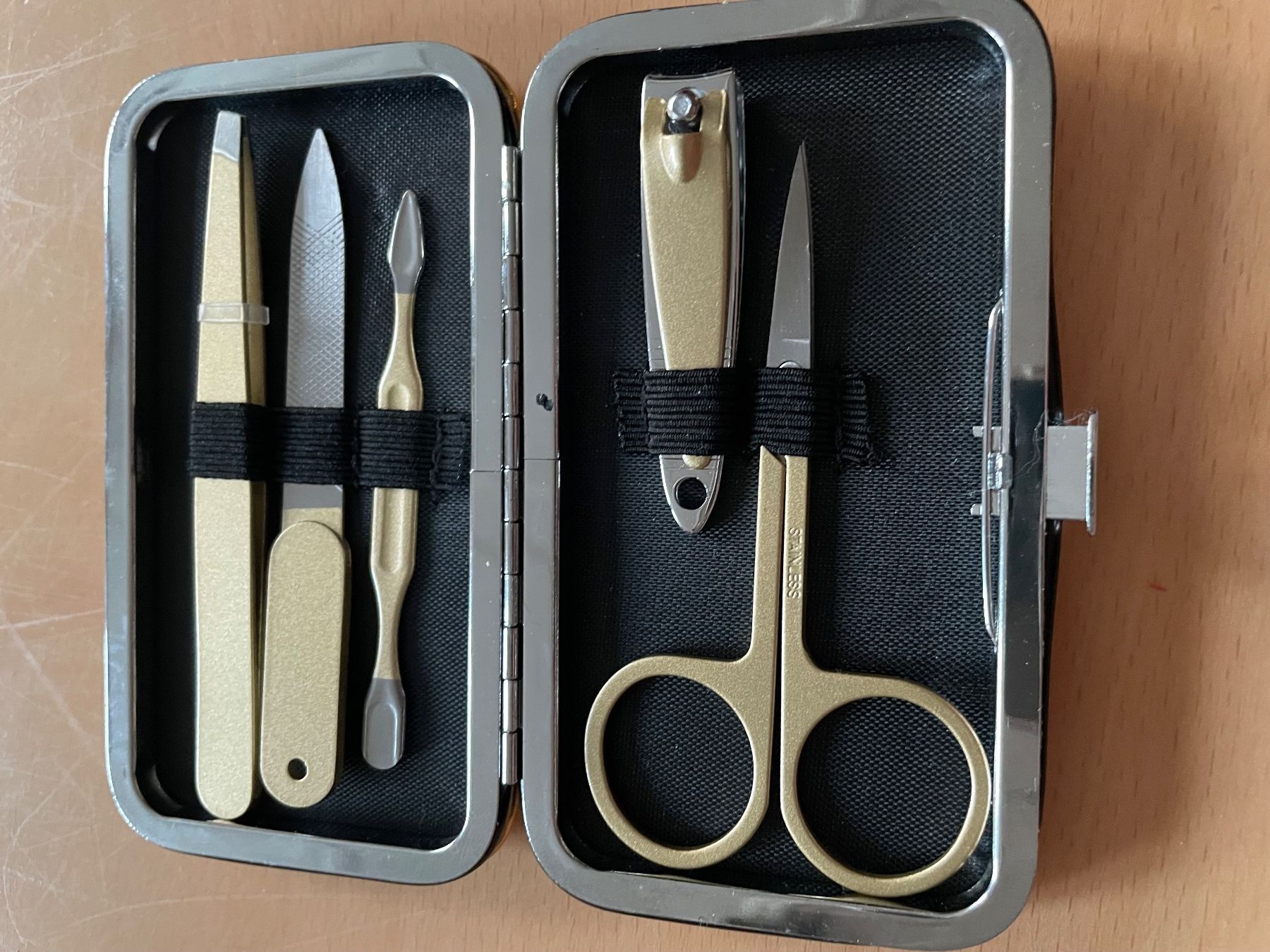 Unghie finte: Manikur-Set mit Etui – Nuovo e nell'imballaggio originale da Speicher venduto da boaserra