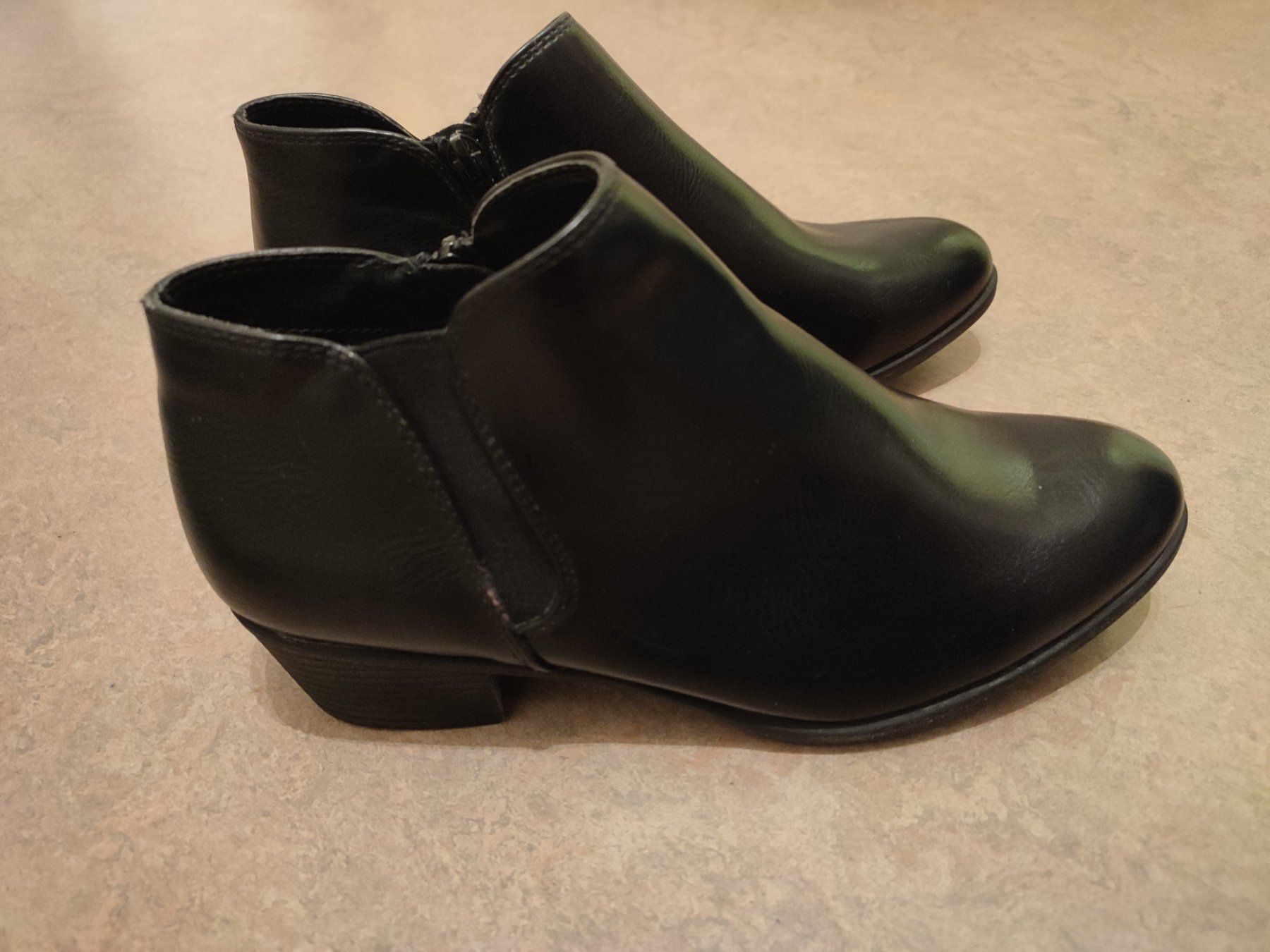Damenschuhe: Damen Stiefeletten Gr.37 Leder schwarz – Gebraucht aus Biel/Bienne von ruggi03 4