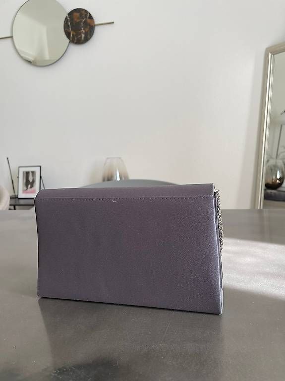Borse da donna: Pochette en satin gris – Usato da Lausanne venduto da generation 2
