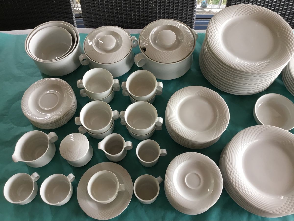 Hutschenreuther Set di piatti: Hutschenreuther Scala Grosser Speiseservice – Usato da St. Gallen venduto da chamilla 8