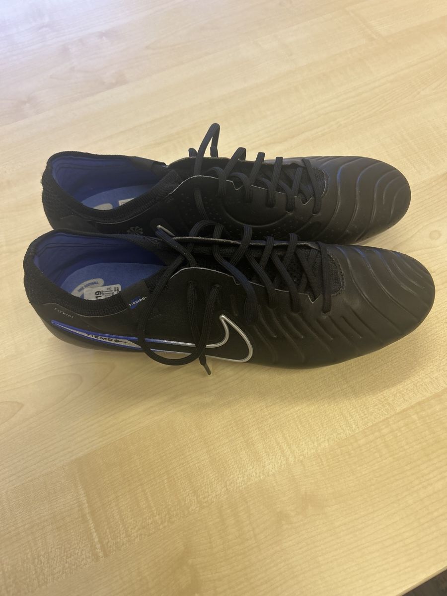 Nike Herrenschuhe: Nike crampon taille 45 jamais utilisé  – Neu und originalverpackt aus Martigny von lau_8rgd