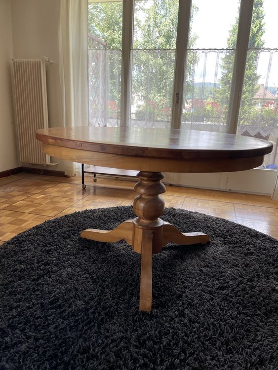 Table ronde en bois massif (D'occasion) à Les Genevez JU pour CHF 45 ...