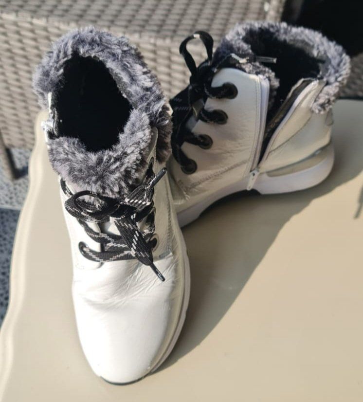 Damenschuhe: Warme Damen Winterschuhe Grösse 38 – Gebraucht aus kloten von Docsgirl 6