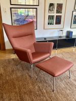 Hans J. Wegner Wing Chair und Ottomane Original Carl Hansen