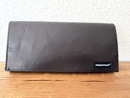 Freitag Caroline F555 Wallet L / BRAUN