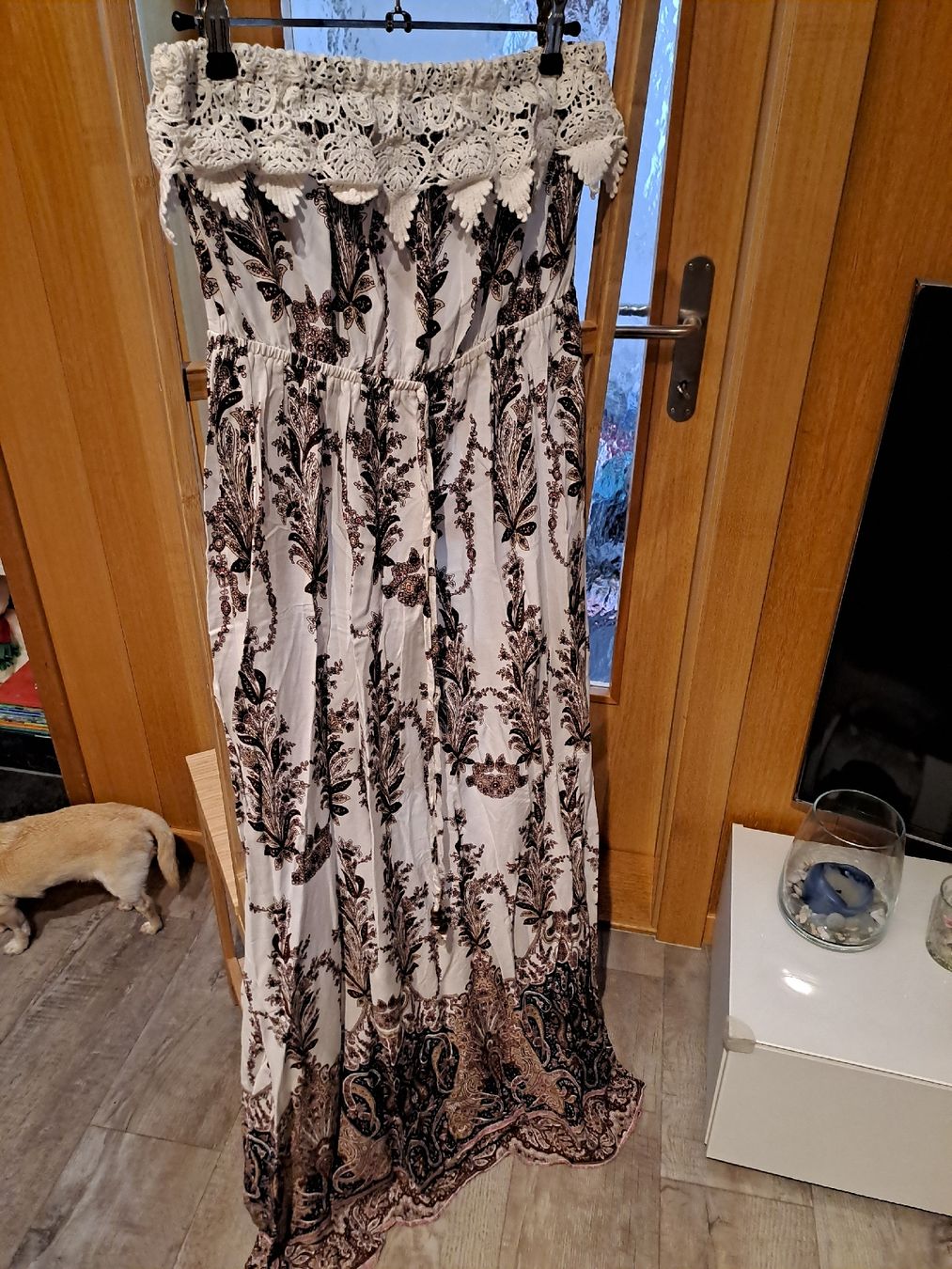 Kleider: Trägerloses Kleid Grösse M Chicoree  – Gebraucht aus Rickenbach LU von bishiida