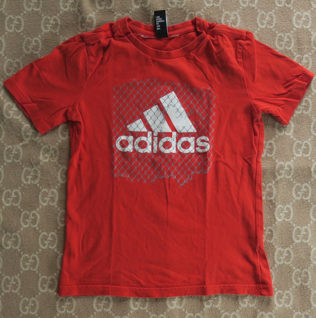 Adidas T-shirt: T-shirt Adidas Gr. 140 – Usato da Davos Platz venduto da Infinity795
