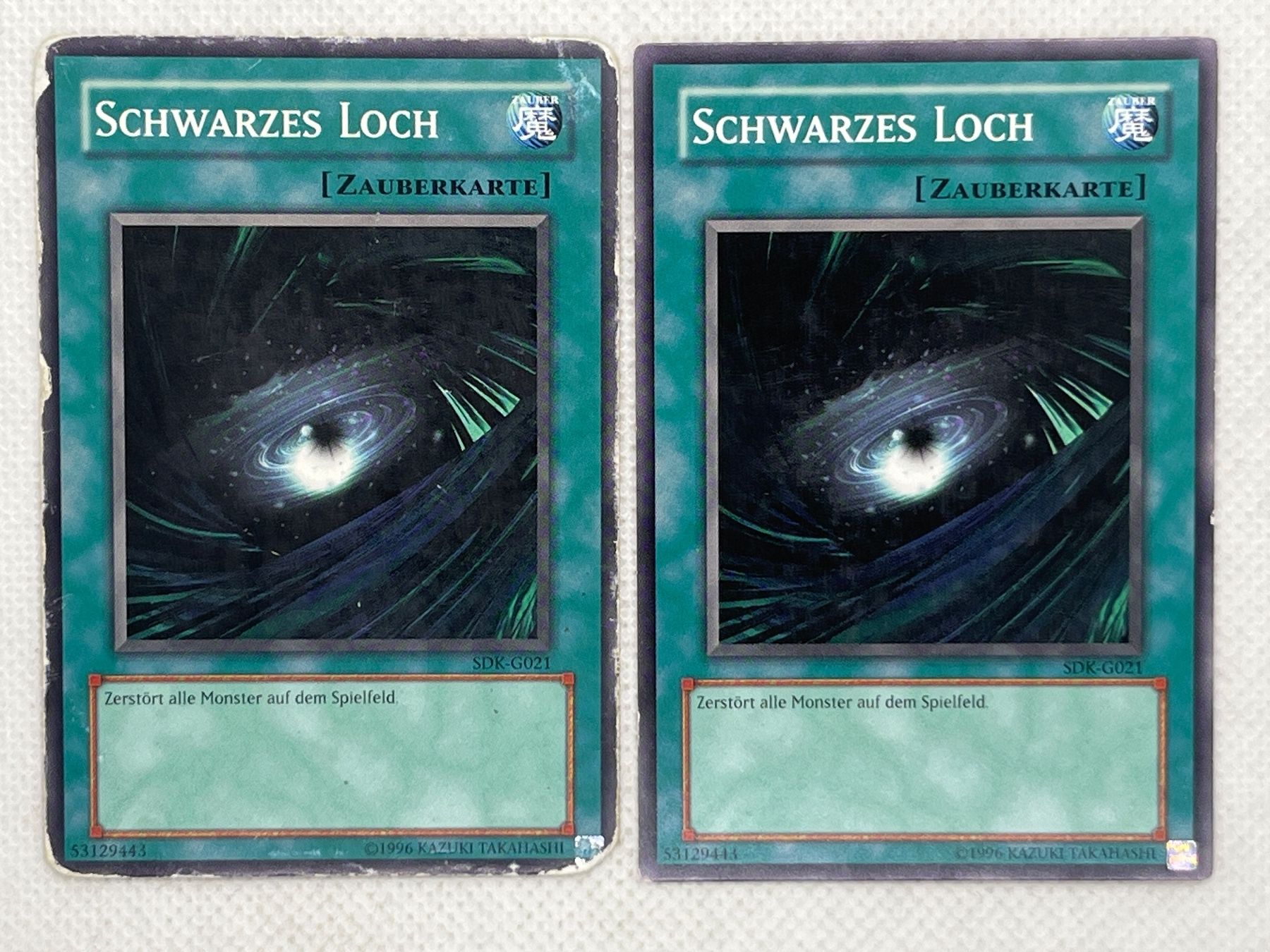 Yugioh Carte collezionabili: 2x Schwarzes Loch Yu-Gi-Oh! SDK – Usato da Hinterkappelen venduto da Kim1992