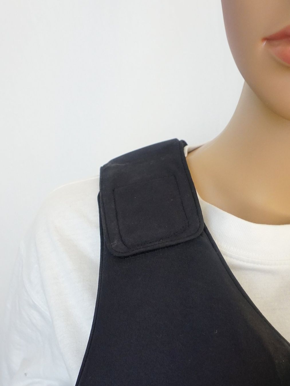 Gilets & Westen: Rückenschutz USG – Gebraucht aus Pratteln von Restwert_Pratteln 5
