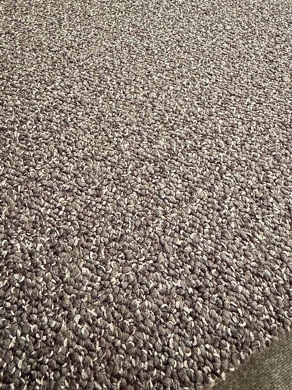 Tappeti: Teppichfliesen / Teppichplatten grau 50x50 140Stk. – Usato da Wagen venduto da Floh223 1