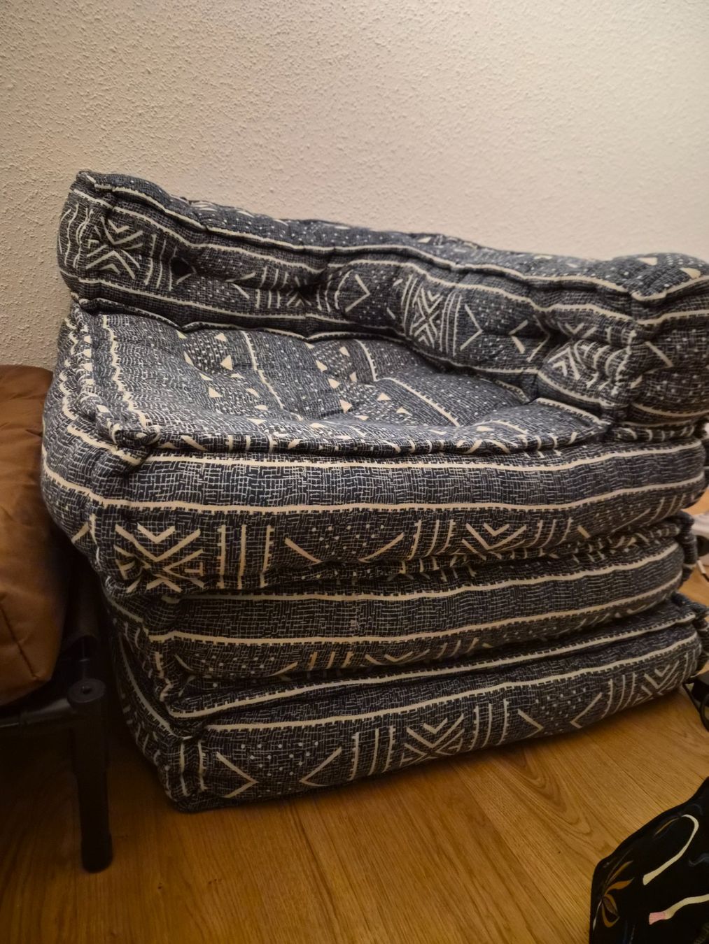Sofas: Small Sofa- Kids Sofa -3 pieces- or Floor Bed – Gebraucht aus Maur von Sofi___ 1