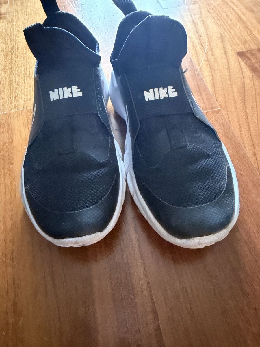 Nike Scarpe per ragazzi: Kinder Turnschuhe, Gr. 29.5 – Usato da Adliswil venduto da Marylu001 1