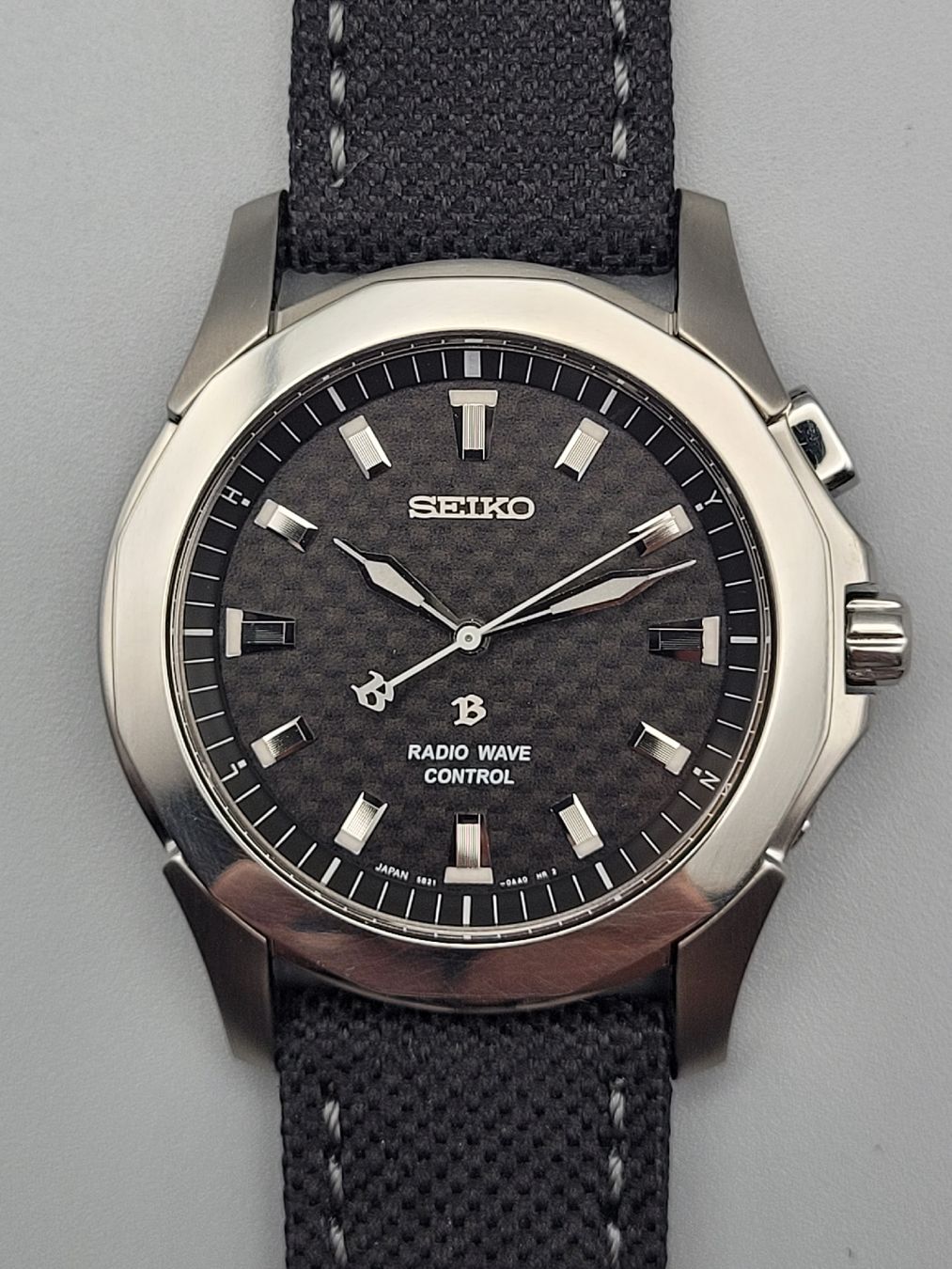 Seiko Uhren: SEIKO BRIGHTZ QUARTZ TITANIUM 40mm 5B21-0AA0  – Gebraucht aus Bern von  7