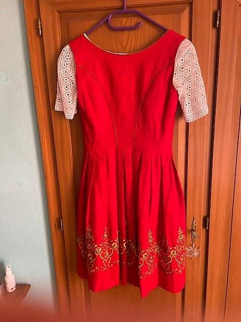 Costumes: Salzburger Dirndl – D'occasion à Herzogenbuchsee par Kohm 1