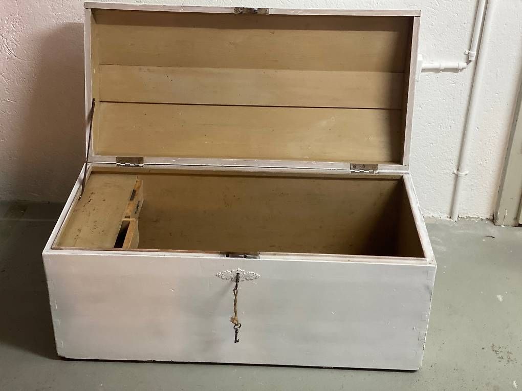 Cassapanche: Schöne  Shabby chic Holz Truhe  – Usato da Thalwil venduto da Simone1992 2