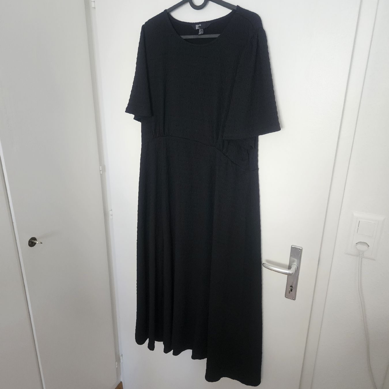 Vestiti: Festliches Kleid mit Flügelärmel – Usato da Bern venduto da naaa000xci 2