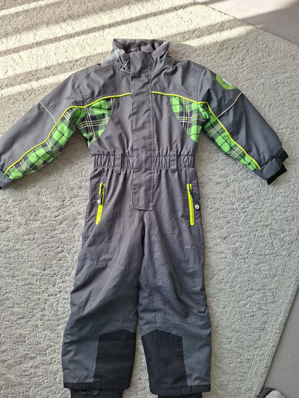 Completi: Skianzug Gr. 98 – Usato da Münchenbuchsee venduto da lanereal