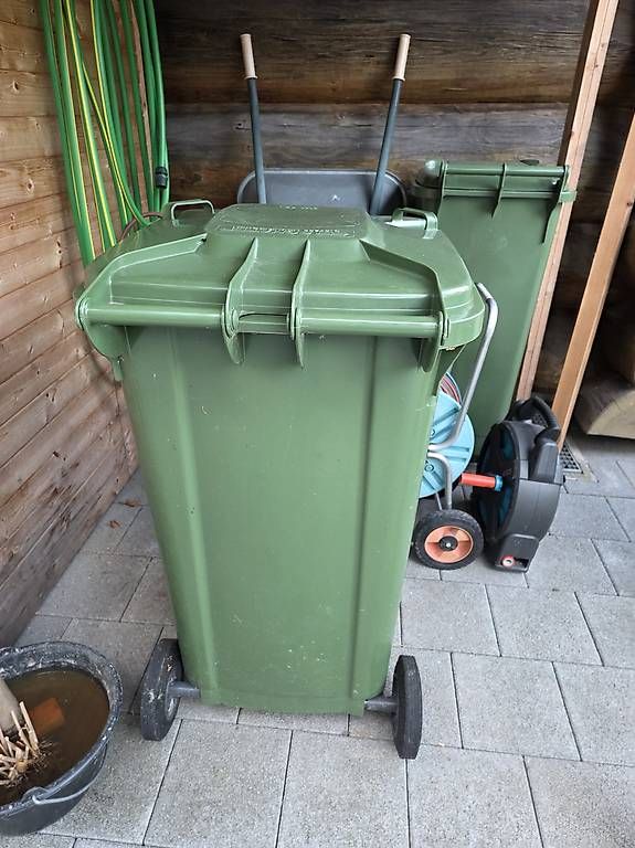 Korpus: 240 Liter Grüncontainer – Gebraucht aus Etziken von miata02 1