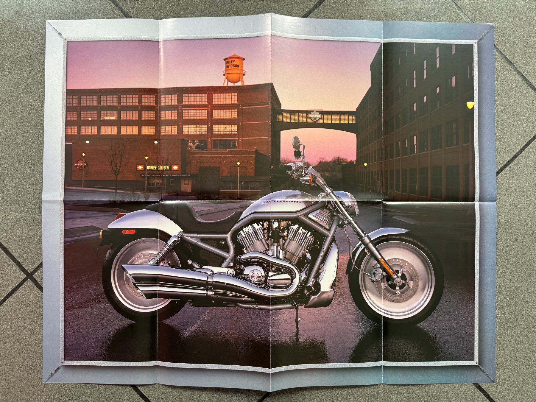 Foto & Immagini: Original Harley-Davidson V-Rod Plakat 2002 – Usato da Niederhasli venduto da Berno