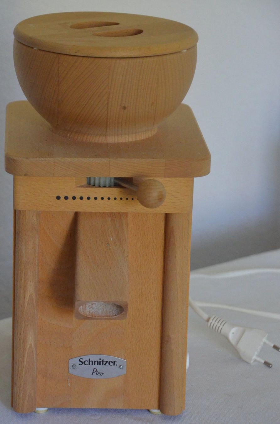 Küchengeräte: Schnitzer Getreidemühle / moulin à grains – Gebraucht aus Collonges von arashee 6