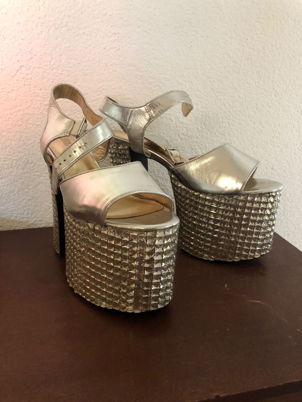 Scarpe da uomo: Plateau Sandalette mit Strass – Nuovo (secondo la descrizione) da Egg b. Zürich venduto da Nyborg_33