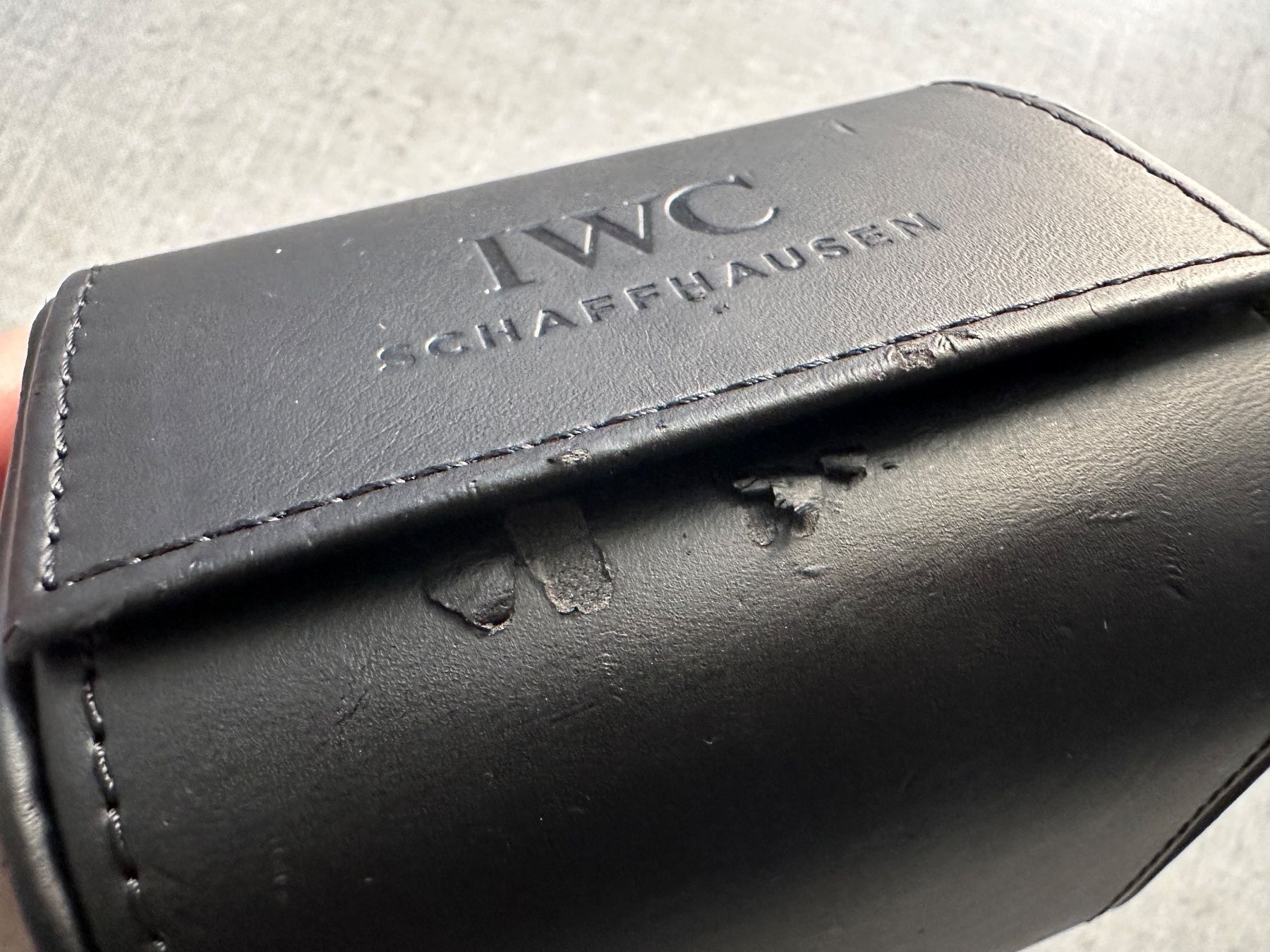 Scatole porta orologi: IWC Black Protective Travel Case Box / Reise Etui – Usato da Matten b. Interlaken venduto da cour13 1